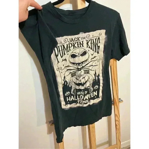 Nightmare before Christmas shirt size medium - Picture 2 of 4
